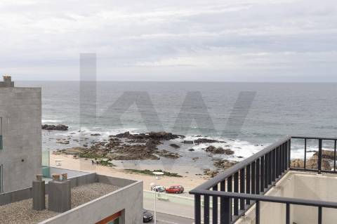 Arrendamento T2+1 com Vista Mar, Garagem e Mobilado – Vila do Conde
