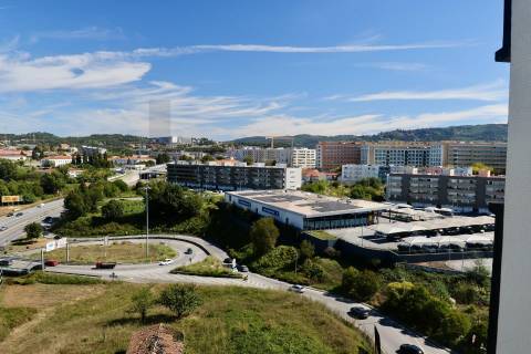 Apartamento T3 C/ Excelente Luminosidade Braga - Centro 