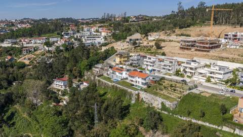 Acorde com o Douro aos Seus Pés – Moradia T4 de luxo com Piscina e Vista desafogada de Rio