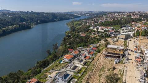 Acorde com o Douro aos Seus Pés – Moradia T4 de luxo com Piscina e Vista desafogada de Rio