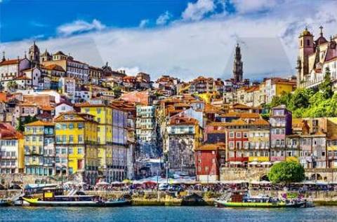 Acorde com o Douro aos Seus Pés – Moradia T4 de luxo com Piscina e Vista desafogada de Rio