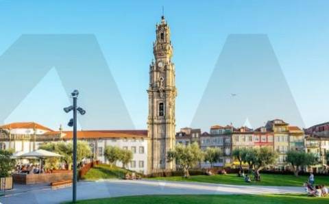 Acorde com o Douro aos Seus Pés – Moradia T4 de luxo com Piscina e Vista desafogada de Rio