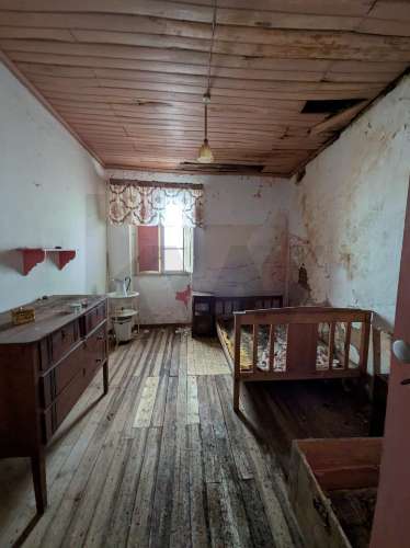 Oportunidade Única no Coração do Alentejo – Casa Centenária com Potencial de Investimento