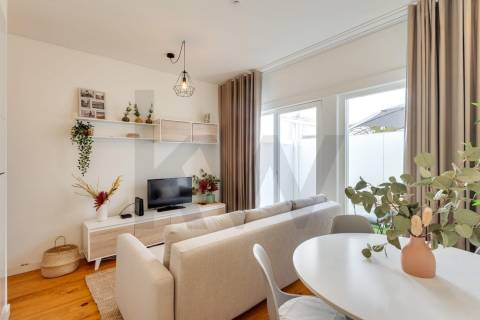 Arrendamento de apartamento T1 na Rua Álvares Cabral