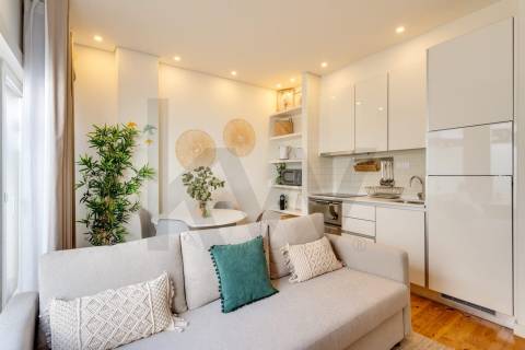 Arrendamento de apartamento T1 na Rua Álvares Cabral