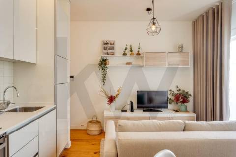 Arrendamento de apartamento T1 na Rua Álvares Cabral