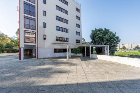 T4 em Condomínio Fechado num ambiente de Conforto e Exclusividade - Matosinhos