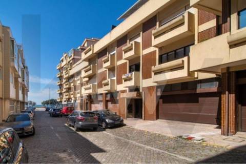 Excelente apartamento T2, na 2 ª linha mar - Foz 