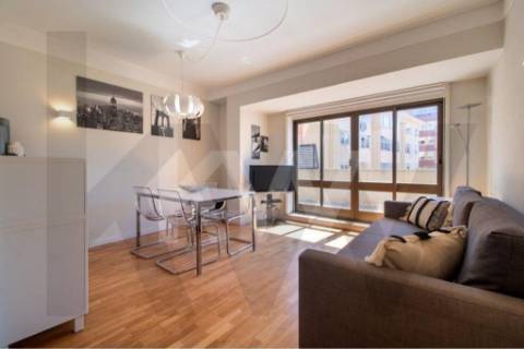 Excelente apartamento T2, na 2 ª linha mar - Foz 