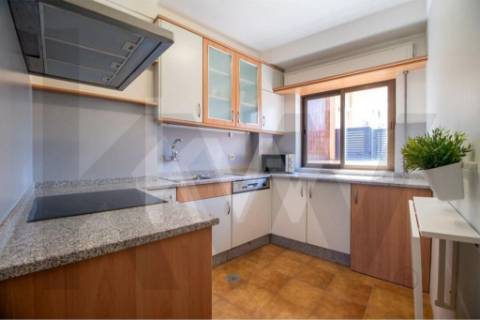 Excelente apartamento T2, na 2 ª linha mar - Foz 