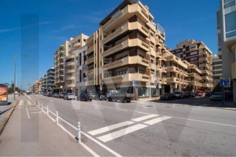 Excelente apartamento T2, na 2 ª linha mar - Foz 