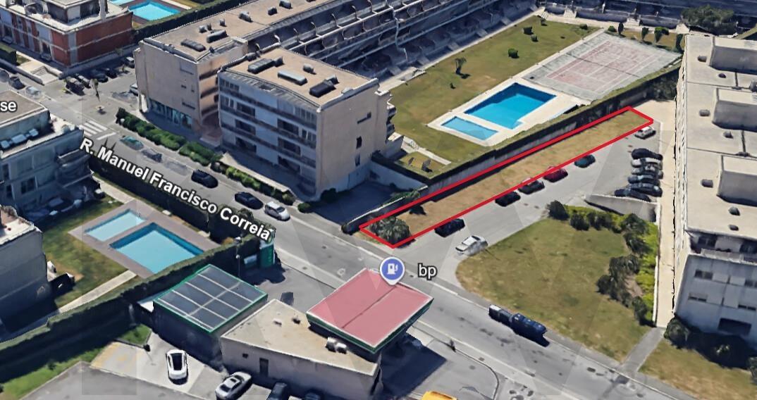 Terreno para construção de (16) garagens em Lavra