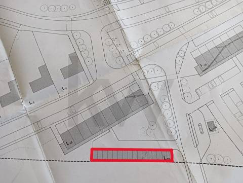 Terreno para construção de (16) garagens em Lavra