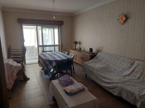 Apartamento T2 em Ermesinde com 104  m2,garagem BOX e varanda