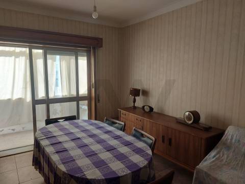 Apartamento T2 em Ermesinde com 104  m2,garagem BOX e varanda