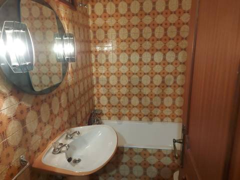 Apartamento T2 em Ermesinde com 104  m2,garagem BOX e varanda