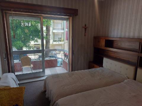 Apartamento T2 em Ermesinde com 104  m2,garagem BOX e varanda