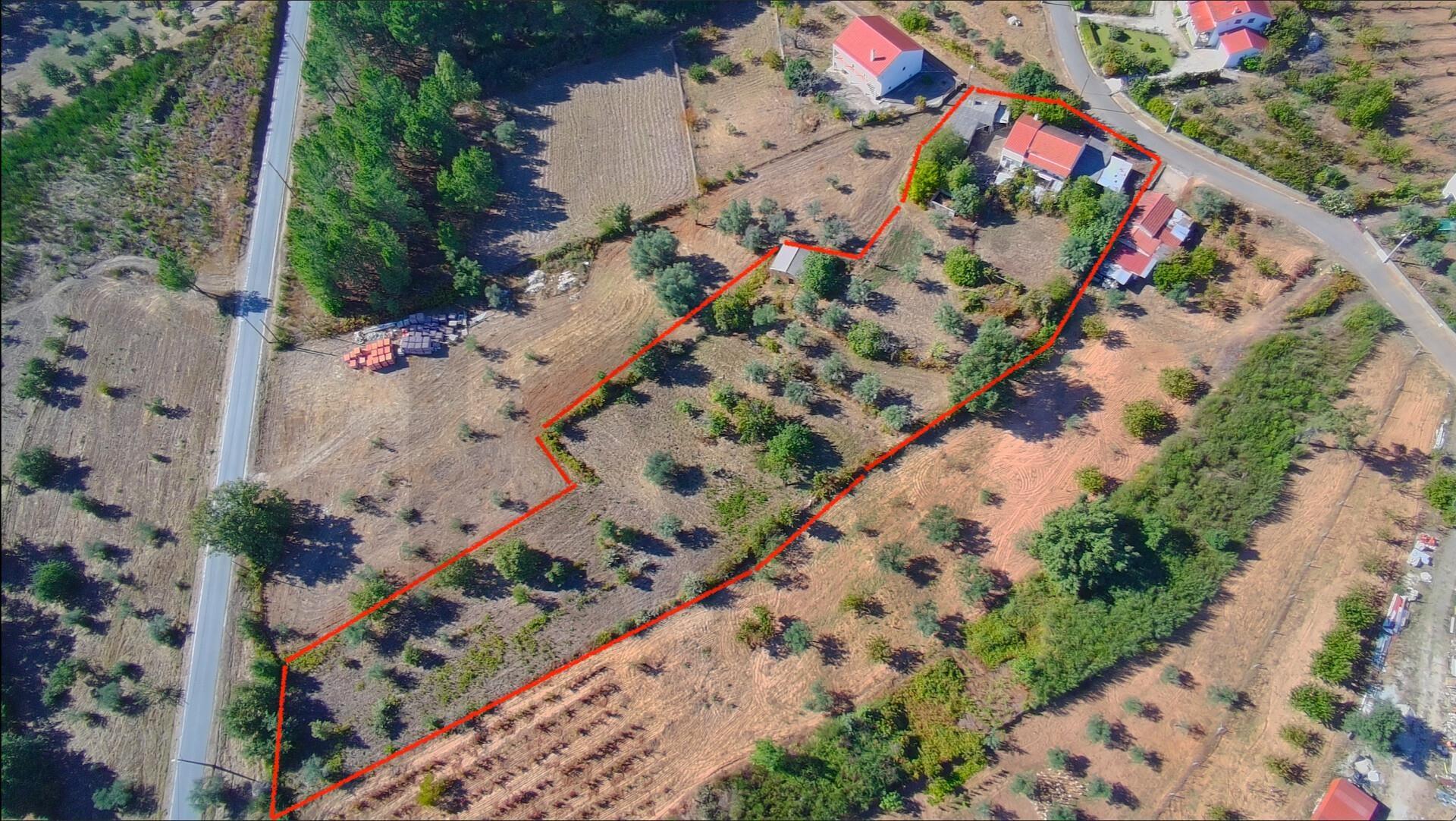 🏡 Moradia T3 no centro da aldeia de Enxames, Fundão