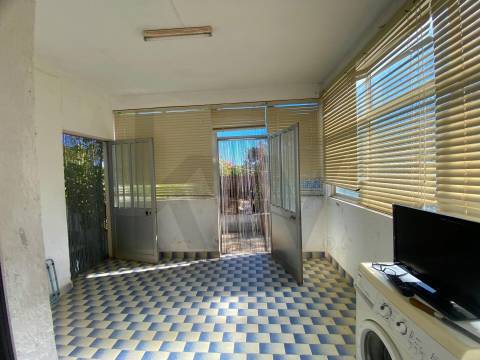 🏡 Moradia T3 no centro da aldeia de Enxames, Fundão