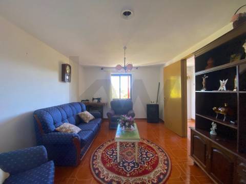 🏡 Moradia T3 no centro da aldeia de Enxames, Fundão