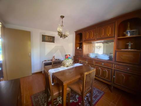 🏡 Moradia T3 no centro da aldeia de Enxames, Fundão
