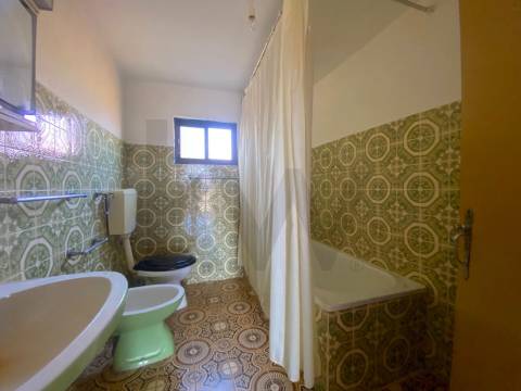 🏡 Moradia T3 no centro da aldeia de Enxames, Fundão