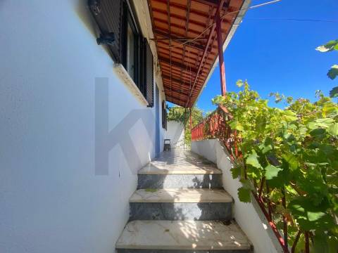 🏡 Moradia T3 no centro da aldeia de Enxames, Fundão