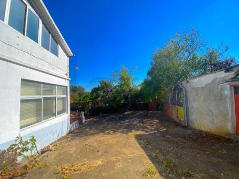 🏡 Moradia T3 no centro da aldeia de Enxames, Fundão