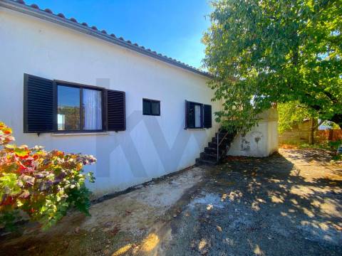 🏡 Moradia T3 no centro da aldeia de Enxames, Fundão