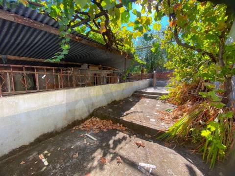 🏡 Moradia T3 no centro da aldeia de Enxames, Fundão