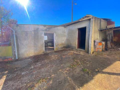 🏡 Moradia T3 no centro da aldeia de Enxames, Fundão