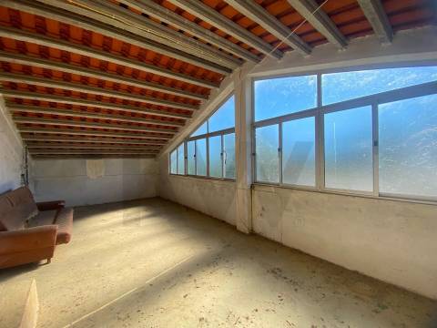 🏡 Moradia T3 no centro da aldeia de Enxames, Fundão