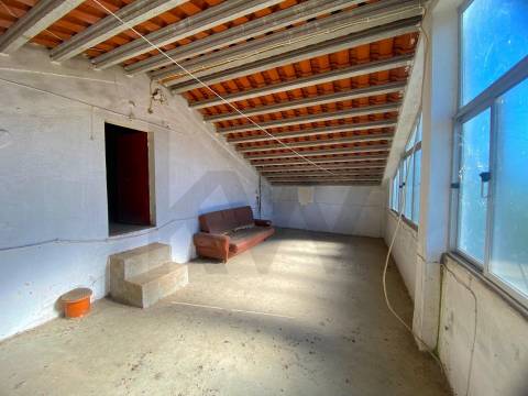 🏡 Moradia T3 no centro da aldeia de Enxames, Fundão