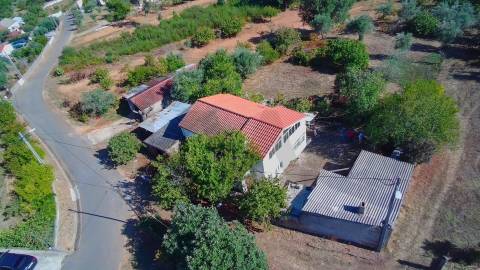 🏡 Moradia T3 no centro da aldeia de Enxames, Fundão