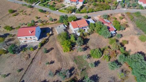 🏡 Moradia T3 no centro da aldeia de Enxames, Fundão