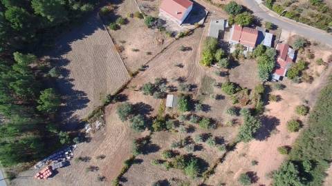 🏡 Moradia T3 no centro da aldeia de Enxames, Fundão