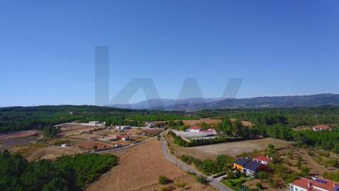 🏡 Moradia T3 no centro da aldeia de Enxames, Fundão