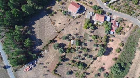 🏡 Moradia T3 no centro da aldeia de Enxames, Fundão