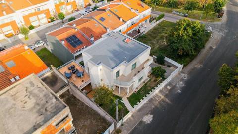 Moradia T4 Unifamiliar em São Pedro d´Este - Braga