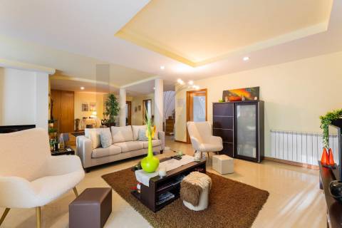 Moradia T4 Unifamiliar em São Pedro d´Este - Braga