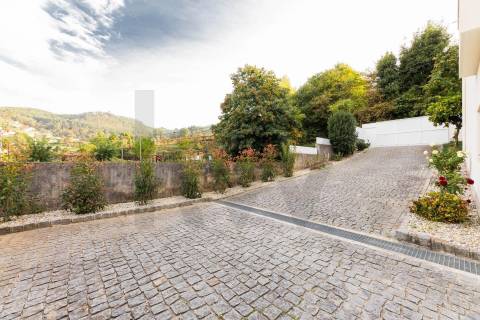 Moradia T4 Unifamiliar em São Pedro d´Este - Braga