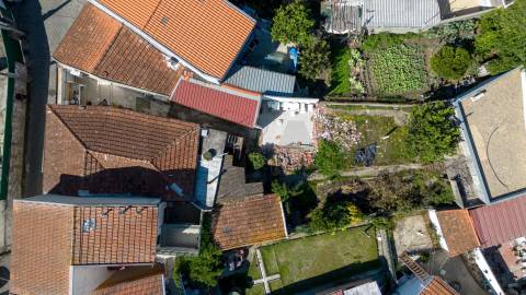 MORADIA TÉRREA com QUINTAL para RESTAURAR em VALBOM | GONDOMAR