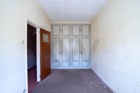 MORADIA TÉRREA com QUINTAL para RESTAURAR em VALBOM | GONDOMAR