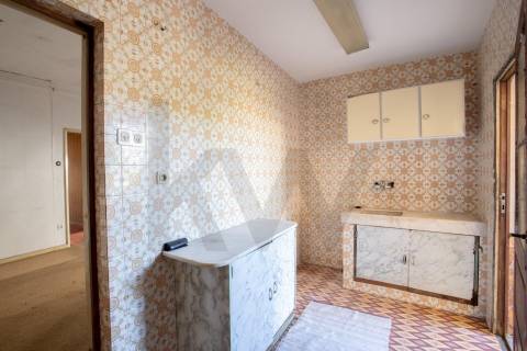 MORADIA TÉRREA com QUINTAL para RESTAURAR em VALBOM | GONDOMAR