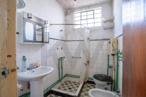 MORADIA TÉRREA com QUINTAL para RESTAURAR em VALBOM | GONDOMAR