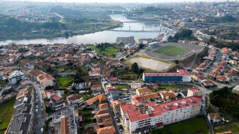 MORADIA TÉRREA com QUINTAL para RESTAURAR em VALBOM | GONDOMAR