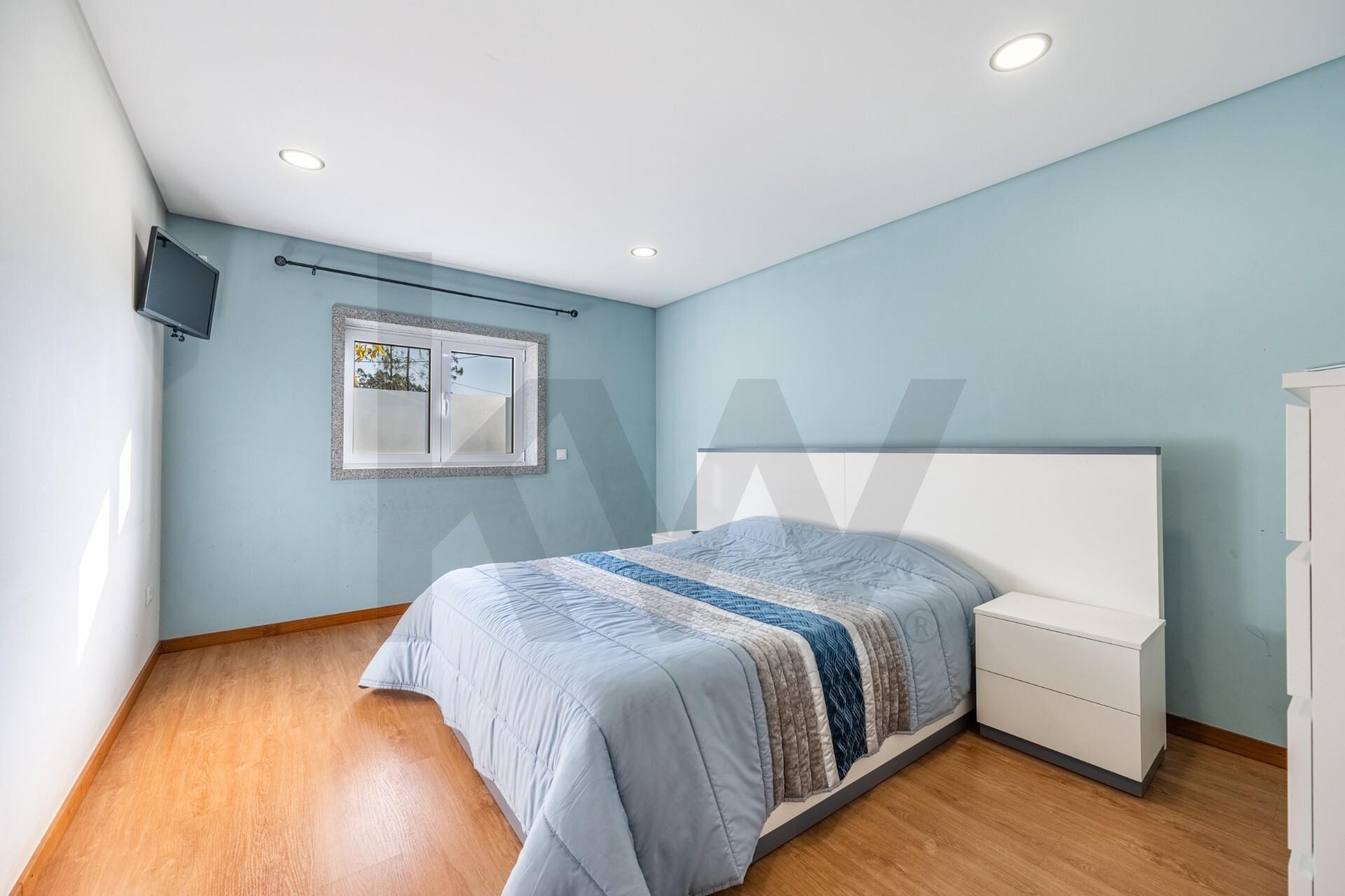 Andar Moradia T3 com garagem fechada e jardim Monte Córdova Santo Tirso