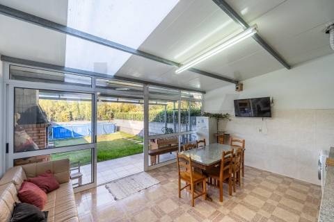 Andar Moradia T3 com garagem fechada e jardim Monte Córdova Santo Tirso