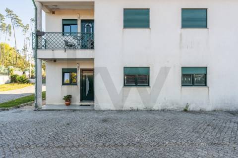 Andar Moradia T3 com garagem fechada e jardim Monte Córdova Santo Tirso