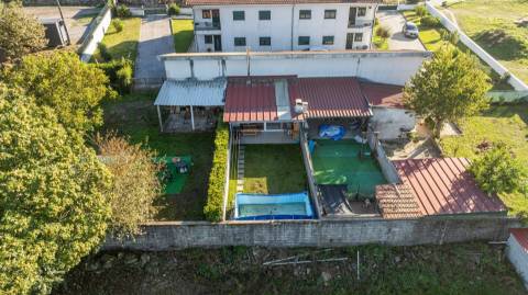 Andar Moradia T3 com garagem fechada e jardim Monte Córdova Santo Tirso